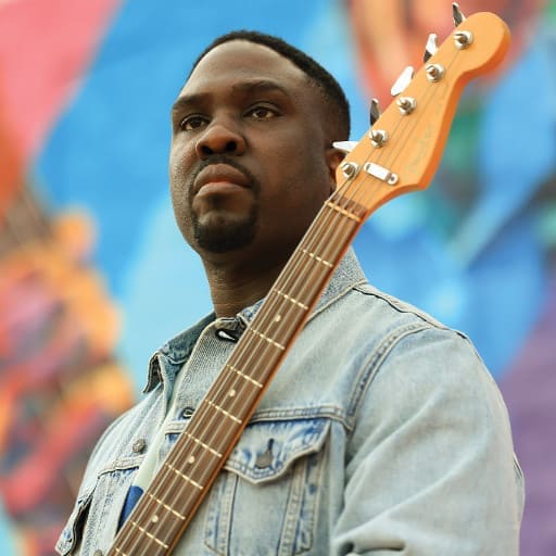 Derrick Hodge Kansas City Tickets